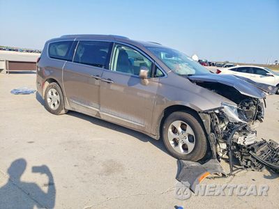 Czwarte zdjęcie samochodu z boku: 2017 CHRYSLER PACIFICA TOURING L PLUS VIN:2C4RC1EG2HR537187 - miniatura