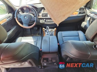 Zdjęcie 8 z 13 samochodu: 2013 BMW X5 XDRIVE35I VIN:5UXZV4C58D0B22474 - miniatura