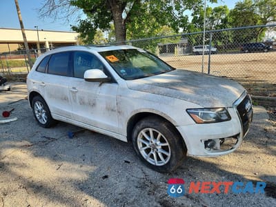 Czwarte zdjęcie samochodu z boku: 2010 AUDI Q5 PREMIUM PLUS VIN:WA1LKAFP6AA108307 - miniatura