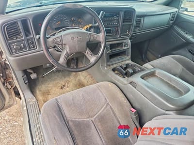 Zdjęcie 8 z 12 samochodu: 2003 GMC NEW SIERRA C1500 VIN:2GTEC19V031330098 - miniatura