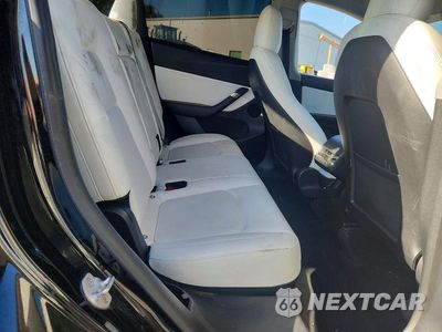 Zdjęcie 10 z 13 samochodu: 2022 TESLA MODEL Y VIN:7SAYGDEF9NF311764 - miniatura