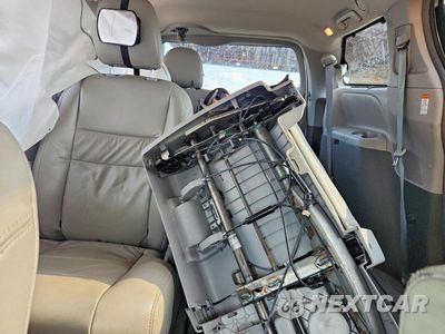 Zdjęcie 10 z 13 samochodu: 2016 TOYOTA SIENNA LE VIN:5TDKK3DC9GS714712 - miniatura