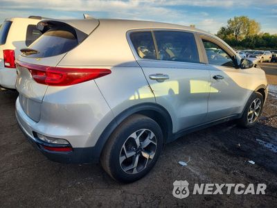 Trzecie zdjęcie samochodu z tyłu: 2020 KIA SPORTAGE LX VIN:KNDPMCAC2L7762139 - miniatura