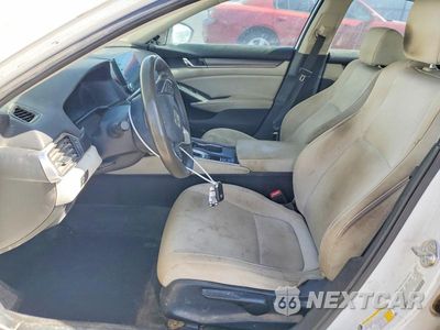 Zdjęcie 7 z 13 samochodu: 2018 HONDA ACCORD LX VIN:1HGCV1F17JA114272 - miniatura