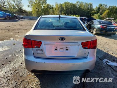 Zdjęcie 6 z 12 samochodu: 2013 KIA FORTE EX VIN:KNAFU4A26D5723413 - miniatura