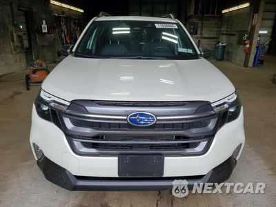 Piąte zdjęcie samochodu w środku: 2025 SUBARU FORESTER PREMIUM VIN:JF2SLSED2SH432294 - miniatura