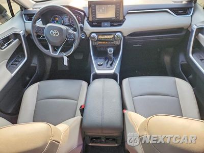 Zdjęcie 8 z 13 samochodu: 2022 TOYOTA RAV4 XLE PREMIUM VIN:JTMB6RFV6ND065210 - miniatura