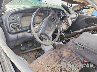 Zdjęcie 8 z 12 samochodu: 1999 DODGE RAM 3500 VIN:1B7MF336XXJ510135 - miniatura