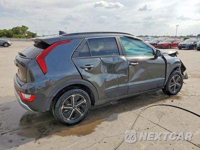 Trzecie zdjęcie samochodu z tyłu: 2025 KIA NIRO LX VIN:KNDCP3LE7S5306037 - miniatura