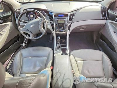 Zdjęcie 8 z 12 samochodu: 2013 HYUNDAI SONATA LIMITED 2.0T VIN:5NPEC4ABXDH707264 - miniatura