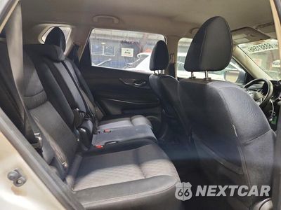 Zdjęcie 11 z 13 samochodu: 2017 NISSAN ROGUE S VIN:JN8AT2MV1HW014533 - miniatura