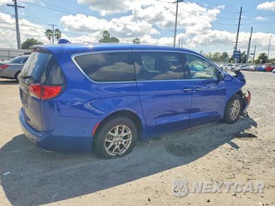 Trzecie zdjęcie samochodu z tyłu: 2020 CHRYSLER PACIFICA TOURING VIN:2C4RC1FG7LR281958 - miniatura