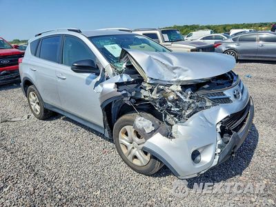 Czwarte zdjęcie samochodu z boku: 2015 TOYOTA RAV4 LE VIN:JTMBFREV7FD157882 - miniatura