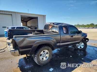 Trzecie zdjęcie samochodu z tyłu: 2014 TOYOTA TACOMA PRERUNNER ACCESS CAB VIN:5TFTU4GN3EX052392 - miniatura