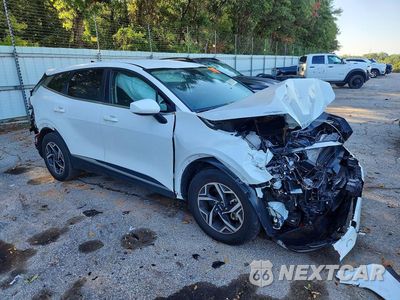 Czwarte zdjęcie samochodu z boku: 2025 KIA SPORTAGE LX VIN:KNDPU3DF6S7374108 - miniatura