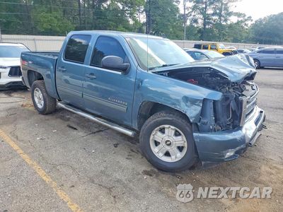Czwarte zdjęcie samochodu z boku: 2011 CHEVROLET SILVERADO K1500 LT VIN:3GCPKSE39BG322822 - miniatura