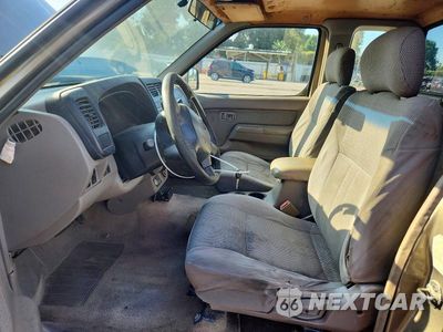 Zdjęcie 7 z 12 samochodu: 2001 NISSAN FRONTIER XE VIN:1N6DD26S01C326016 - miniatura