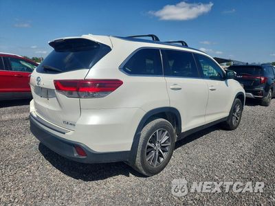 Trzecie zdjęcie samochodu z tyłu: 2019 TOYOTA HIGHLANDER XLE VIN:5TDJZRFH8KS925363 - miniatura