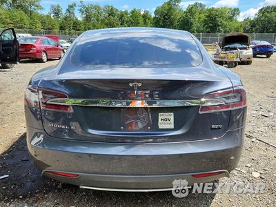 Zdjęcie 6 z 12 samochodu: 2015 TESLA MODEL S 85D VIN:5YJSA1H20FFP69562 - miniatura