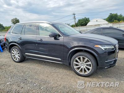 Czwarte zdjęcie samochodu z boku: 2016 VOLVO XC90 T6 VIN:YV4A22PL9G1046079 - miniatura
