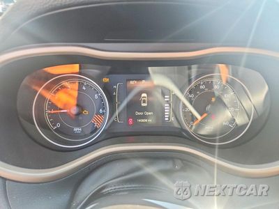 Zdjęcie 9 z 13 samochodu: 2015 JEEP CHEROKEE LATITUDE VIN:1C4PJMCB9FW788234 - miniatura