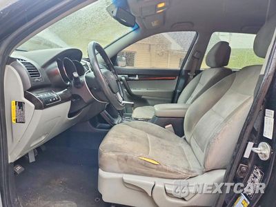 Zdjęcie 7 z 13 samochodu: 2011 KIA SORENTO LX VIN:5XYKT3A16BG186889 - miniatura