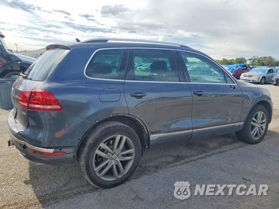 Trzecie zdjęcie samochodu z tyłu: 2015 VOLKSWAGEN TOUAREG V6 TDI VIN:WVGEP9BPXFD002657 - miniatura
