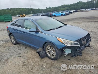 Czwarte zdjęcie samochodu z boku: 2017 HYUNDAI SONATA SE VIN:5NPE24AF9HH560673 - miniatura
