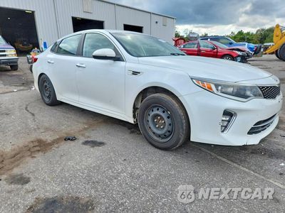 Czwarte zdjęcie samochodu z boku: 2018 KIA OPTIMA S VIN:5XXGT4L31JG242525 - miniatura