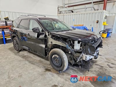 Czwarte zdjęcie samochodu z boku: 2024 NISSAN PATHFINDER SL VIN:5N1DR3CD8RC214264 - miniatura