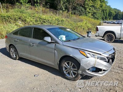 Czwarte zdjęcie samochodu z boku: 2015 HYUNDAI SONATA SE VIN:5NPE24AF7FH214960 - miniatura
