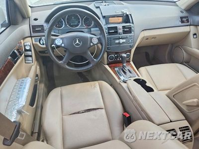 Zdjęcie 8 z 12 samochodu: 2010 MERCEDES-BENZ C 300 VIN:WDDGF5EB1AR099676 - miniatura