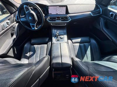 Zdjęcie 9 z 10 samochodu: 2019 BMW X5 XDRIVE50I VIN:5UXJU2C52KLB15262 - miniatura
