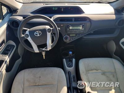 Zdjęcie 8 z 12 samochodu: 2013 TOYOTA PRIUS C ONE VIN:JTDKDTB33D1546328 - miniatura