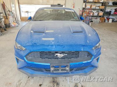 Piąte zdjęcie samochodu w środku: 2021 FORD MUSTANG VIN:1FA6P8TH0M5106954 - miniatura
