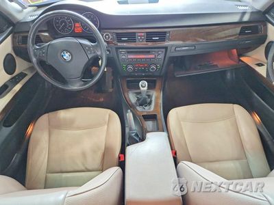 Zdjęcie 8 z 12 samochodu: 2011 BMW 335 XI VIN:WBAPL5C57BA742528 - miniatura