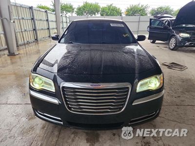 Piąte zdjęcie samochodu w środku: 2014 CHRYSLER 300 VIN:2C3CCAAG5EH372964 - miniatura