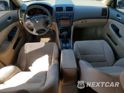 Zdjęcie 8 z 12 samochodu: 2004 HONDA ACCORD LX VIN:JHMCM563X4C000977 - miniatura