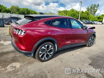 Trzecie zdjęcie samochodu z tyłu: 2025 FORD MUSTANG MACH-E SELECT VIN:3FMTK1S5XSMA02968 - miniatura