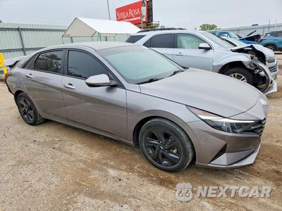 Czwarte zdjęcie samochodu z boku: 2023 HYUNDAI ELANTRA BLUE VIN:KMHLM4AJXPU076131 - miniatura