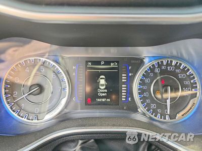 Zdjęcie 9 z 12 samochodu: 2016 CHRYSLER 200 LIMITED VIN:1C3CCCAB4GN139166 - miniatura