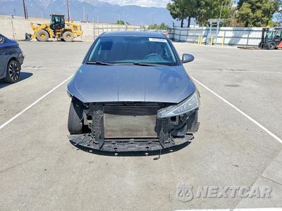 Piąte zdjęcie samochodu w środku: 2019 HYUNDAI ELANTRA SE VIN:5NPD74LF7KH457494 - miniatura