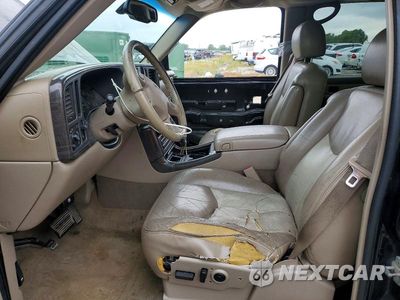 Zdjęcie 7 z 13 samochodu: 2005 GMC YUKON XL DENALI VIN:1GKFK66U45J221513 - miniatura