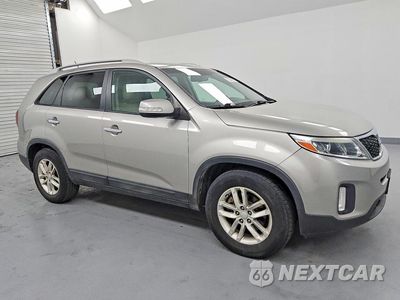 Czwarte zdjęcie samochodu z boku: 2015 KIA SORENTO LX VIN:5XYKT3A65FG624142 - miniatura