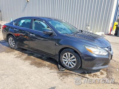 Czwarte zdjęcie samochodu z boku: 2017 NISSAN ALTIMA 2.5 S VIN:1N4AL3AP7HC278211 - miniatura