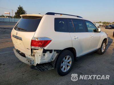 Trzecie zdjęcie samochodu z tyłu: 2012 TOYOTA HIGHLANDER BASE VIN:5TDBK3EH9CS145025 - miniatura