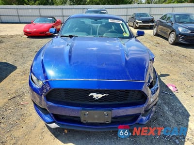 Piąte zdjęcie samochodu w środku: 2015 FORD MUSTANG VIN:1FA6P8AM7F5343895 - miniatura