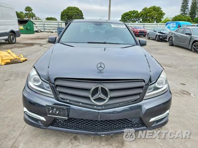 Piąte zdjęcie samochodu w środku: 2012 MERCEDES-BENZ C 300 4MATIC VIN:WDDGF8BB6CR200056 - miniatura