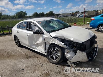 Czwarte zdjęcie samochodu z boku: 2024 KIA FORTE LXS VIN:3KPF24ADXRE791011 - miniatura