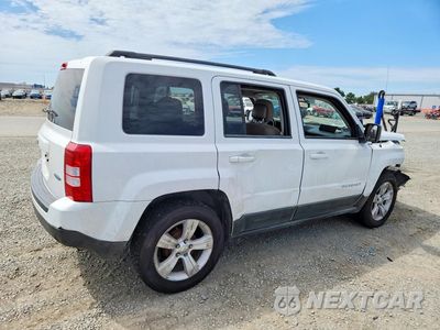 Trzecie zdjęcie samochodu z tyłu: 2013 JEEP PATRIOT LATITUDE VIN:1C4NJPFB0DD194242 - miniatura